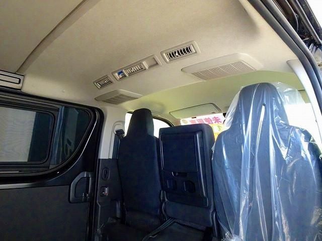 TOYOTA HIACE van 4WD 2025