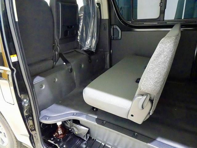 TOYOTA HIACE van 4WD 2025