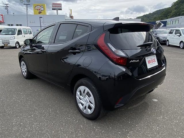 TOYOTA AQUA 2022