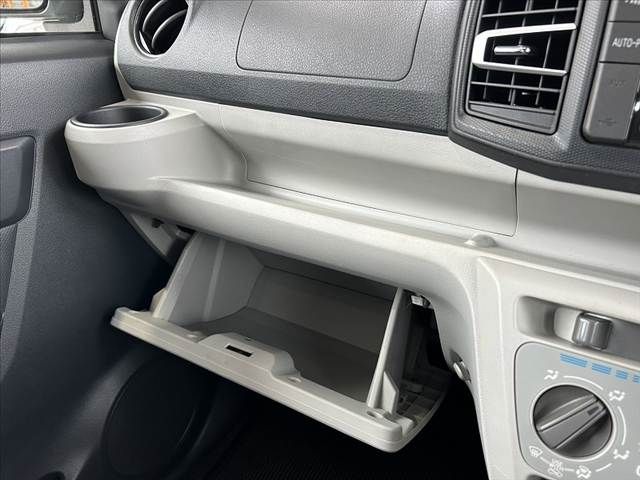 TOYOTA PIXIS EPOCH 2018