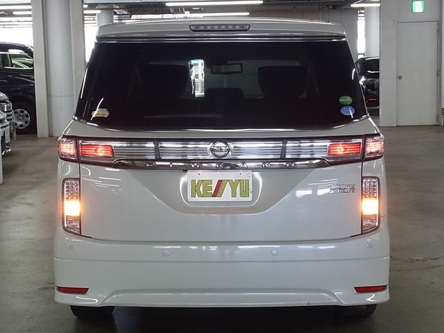 NISSAN ELGRAND 2019