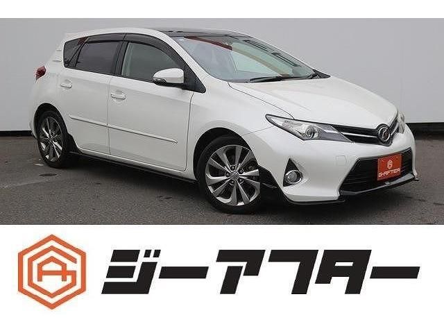 TOYOTA AURIS 2012