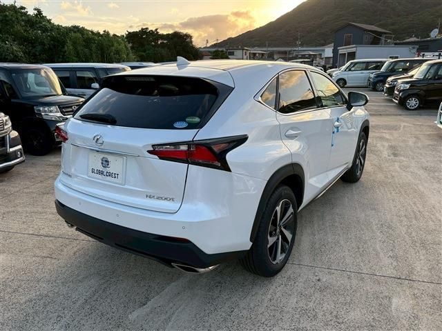 TOYOTA LEXUS NX200t 2016