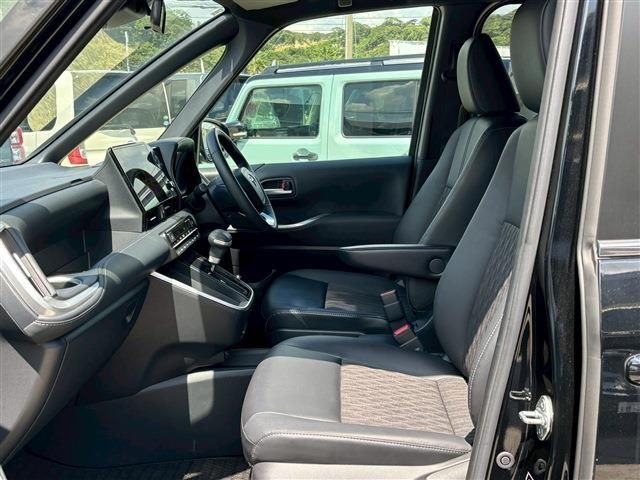 TOYOTA NOAH HYBRID 2023