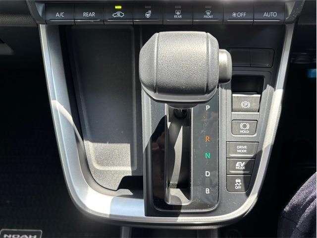 TOYOTA NOAH HYBRID 2023