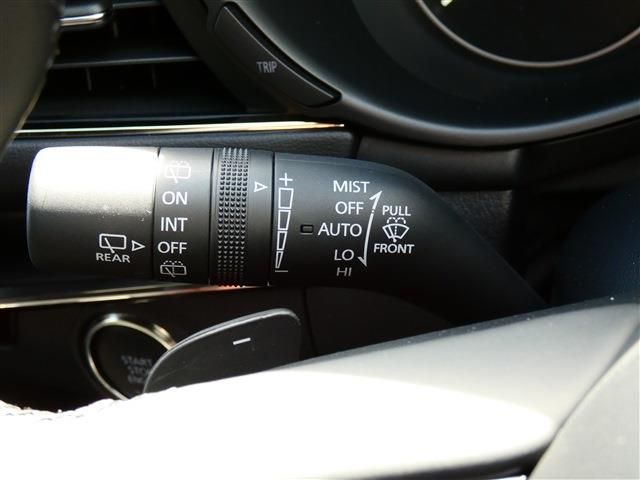 MAZDA MAZDA3 FASTBACK 2025