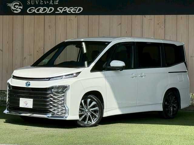 TOYOTA VOXY HYBRID 2022