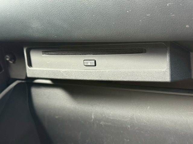 TOYOTA VOXY HYBRID 2022