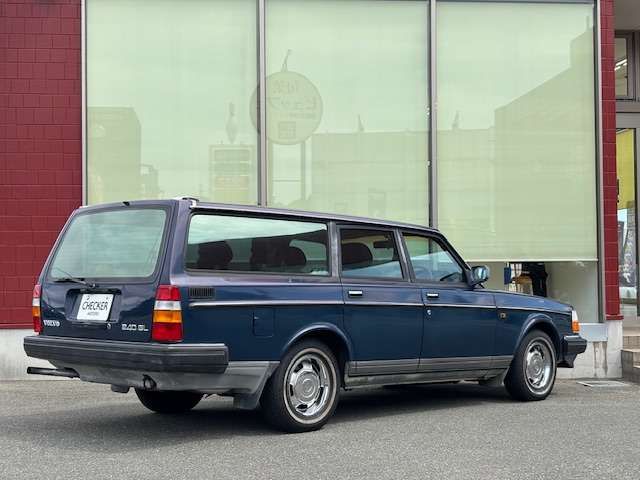 VOLVO VOLVO 240 ESTATE 1990