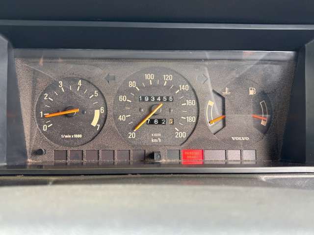 VOLVO VOLVO 240 ESTATE 1990