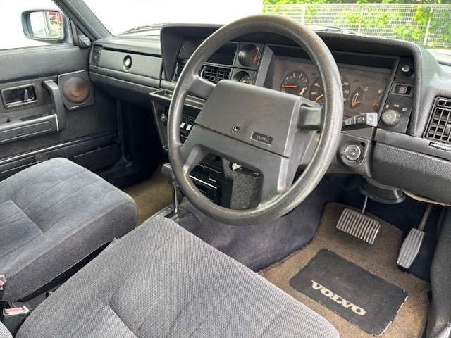 VOLVO VOLVO 240 ESTATE 1990