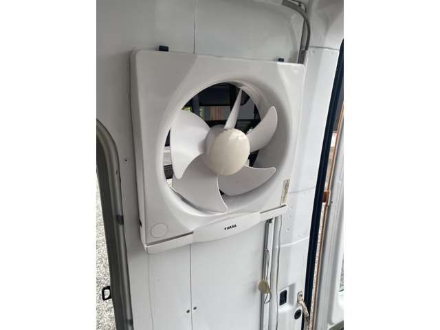 TOYOTA Urban Supporter 2001