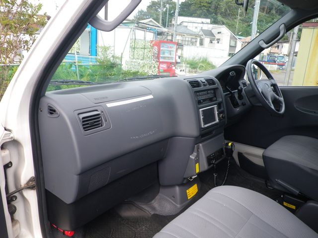 TOYOTA GRANVIA 2004