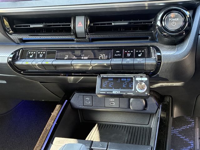 TOYOTA PRIUS 4WD 2023