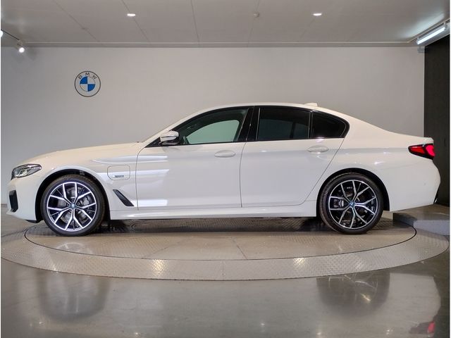 BMW BMW 5series sedan 2022