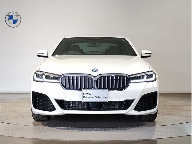 BMW BMW 5series sedan 2022