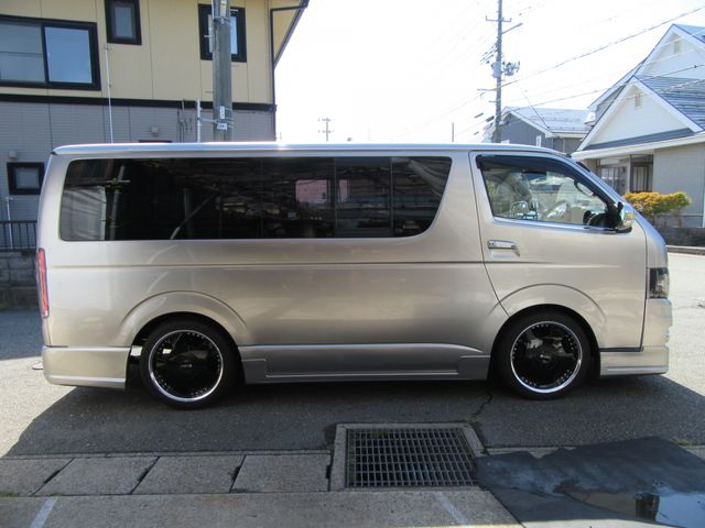 TOYOTA HIACE van 4WD 2004