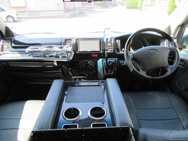 TOYOTA HIACE van 4WD 2004