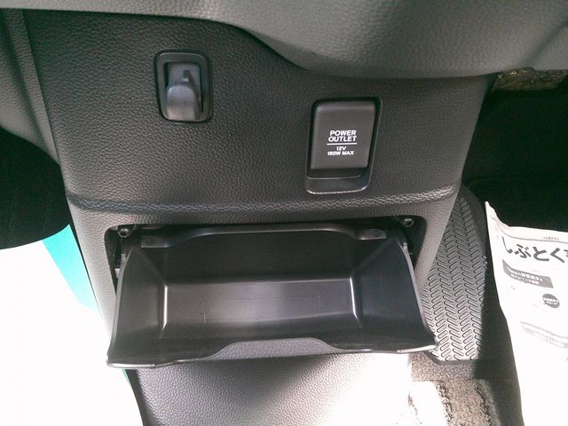 HONDA N BOX CUSTOM 2023