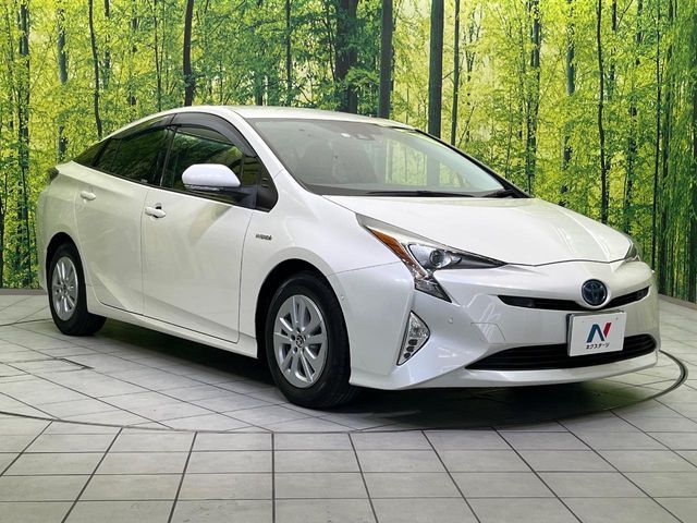 TOYOTA PRIUS 2018