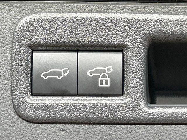 TOYOTA HARRIER HYBRID 2023