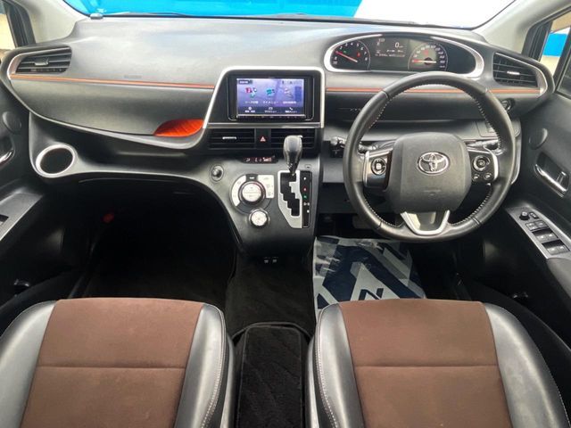 TOYOTA SIENTA 2019