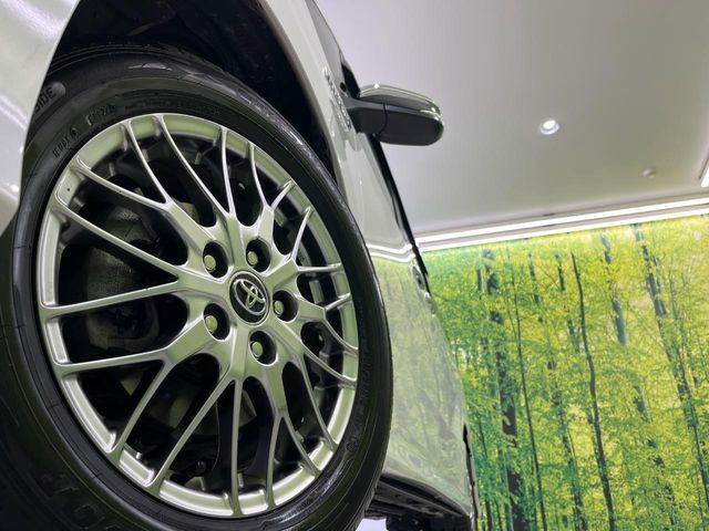 TOYOTA VOXY HYBRID 2018