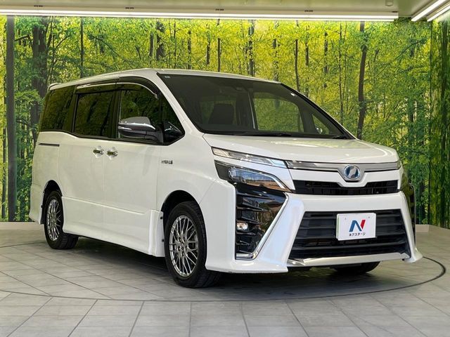 TOYOTA VOXY HYBRID 2018