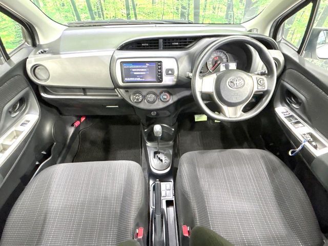 TOYOTA VITZ 2014