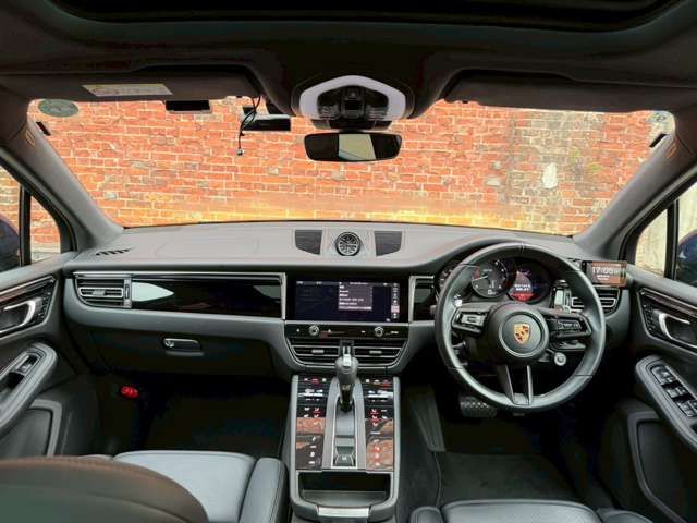 PORSCHE PORSCHE Macan 2023