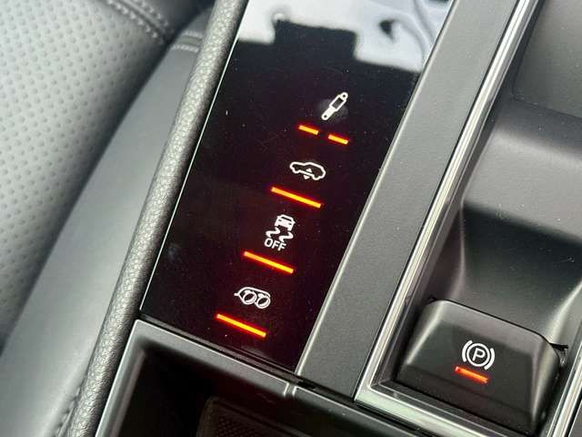 PORSCHE PORSCHE Macan 2023