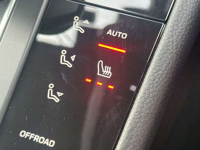 PORSCHE PORSCHE Macan 2023