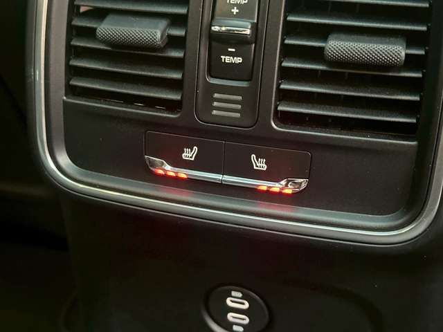 PORSCHE PORSCHE Macan 2023