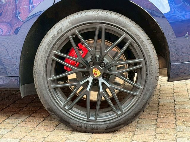 PORSCHE PORSCHE Macan 2023