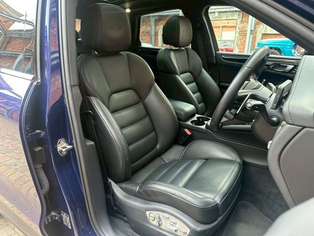 PORSCHE PORSCHE Macan 2023