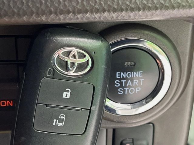 TOYOTA ROOMY 2021
