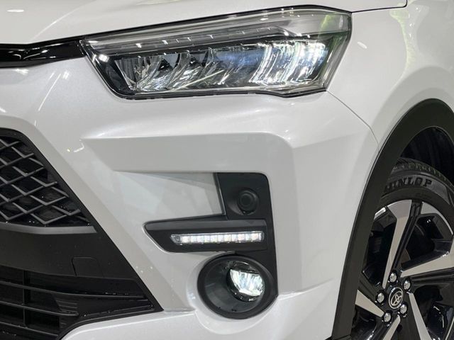 TOYOTA RAIZE HYBRID 2022