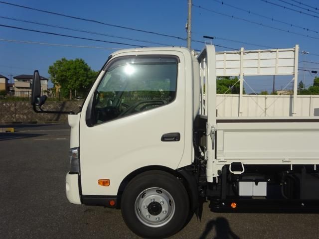HINO DUTRO 2025