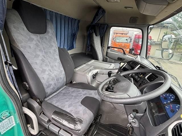 NISSAN DIESEL Quon 2014