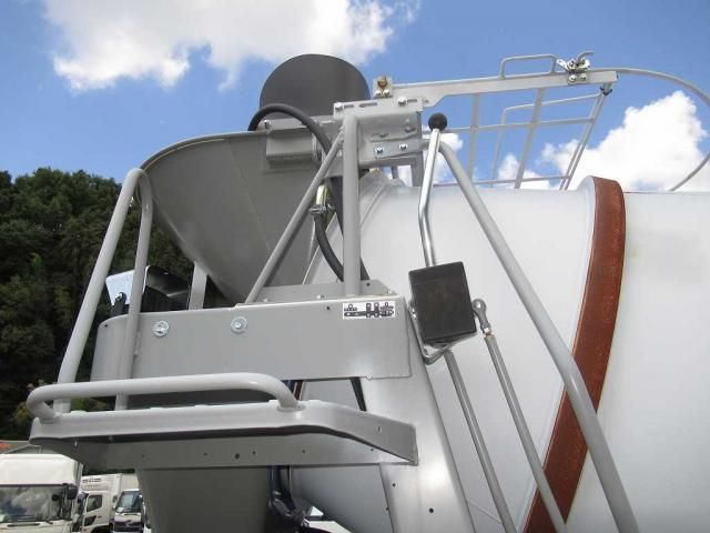 MITSUBISHI FUSOU FIGHTER 2025