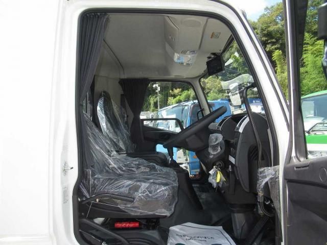 MITSUBISHI FUSOU FIGHTER 2025