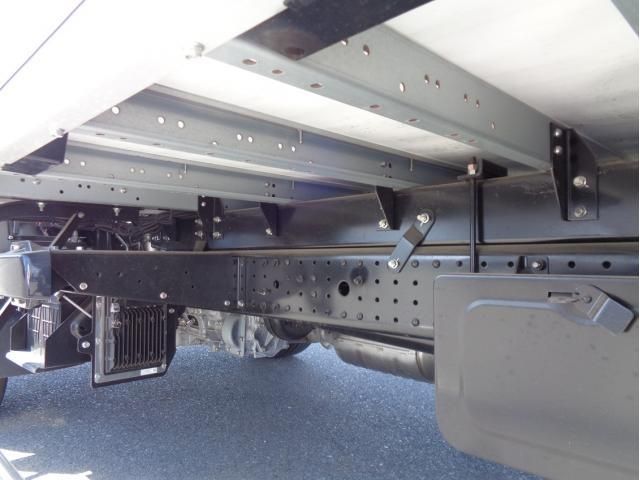 MITSUBISHI CANTER 2023