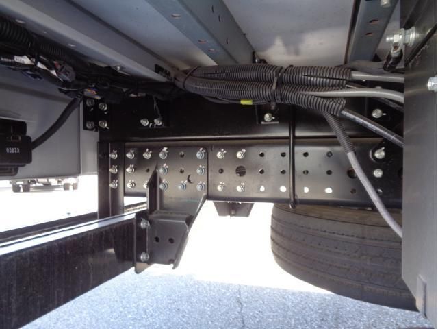 MITSUBISHI CANTER 2023