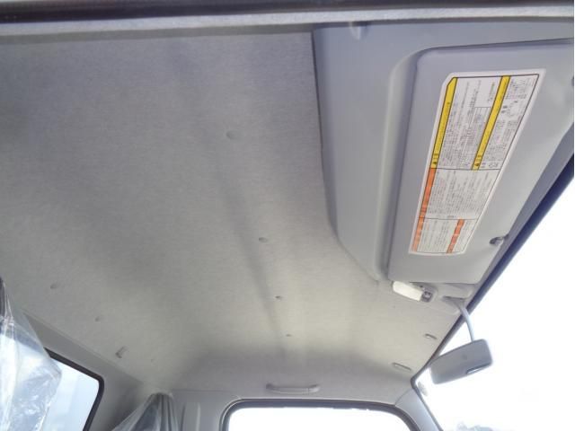 MITSUBISHI CANTER 2023