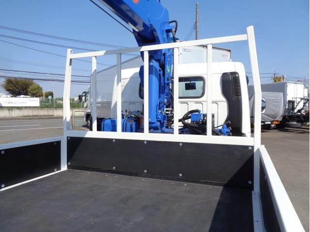 MITSUBISHI CANTER 2024