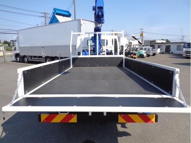 MITSUBISHI CANTER 2024