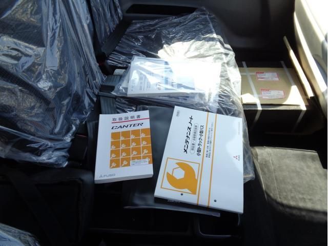 MITSUBISHI CANTER 2024