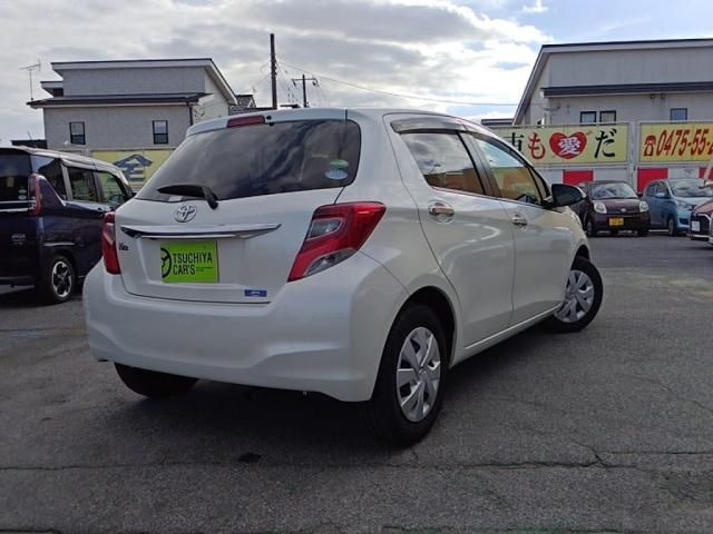TOYOTA VITZ 2016