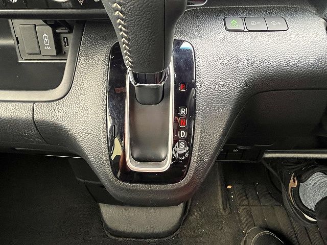 HONDA N BOX CUSTOM 2021