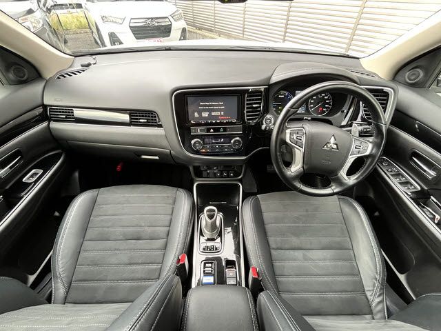 MITSUBISHI OUTLANDER PHEV 2019